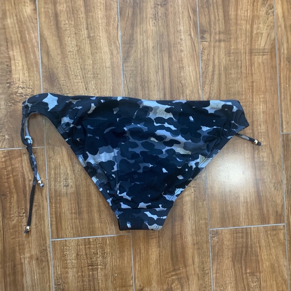 New Robin Piccone Camo Self-Tie Bikini Bottom XS - Picture 6 of 8